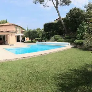 Belle à Raphaël Dans Clos Privé Saint-Raphaël